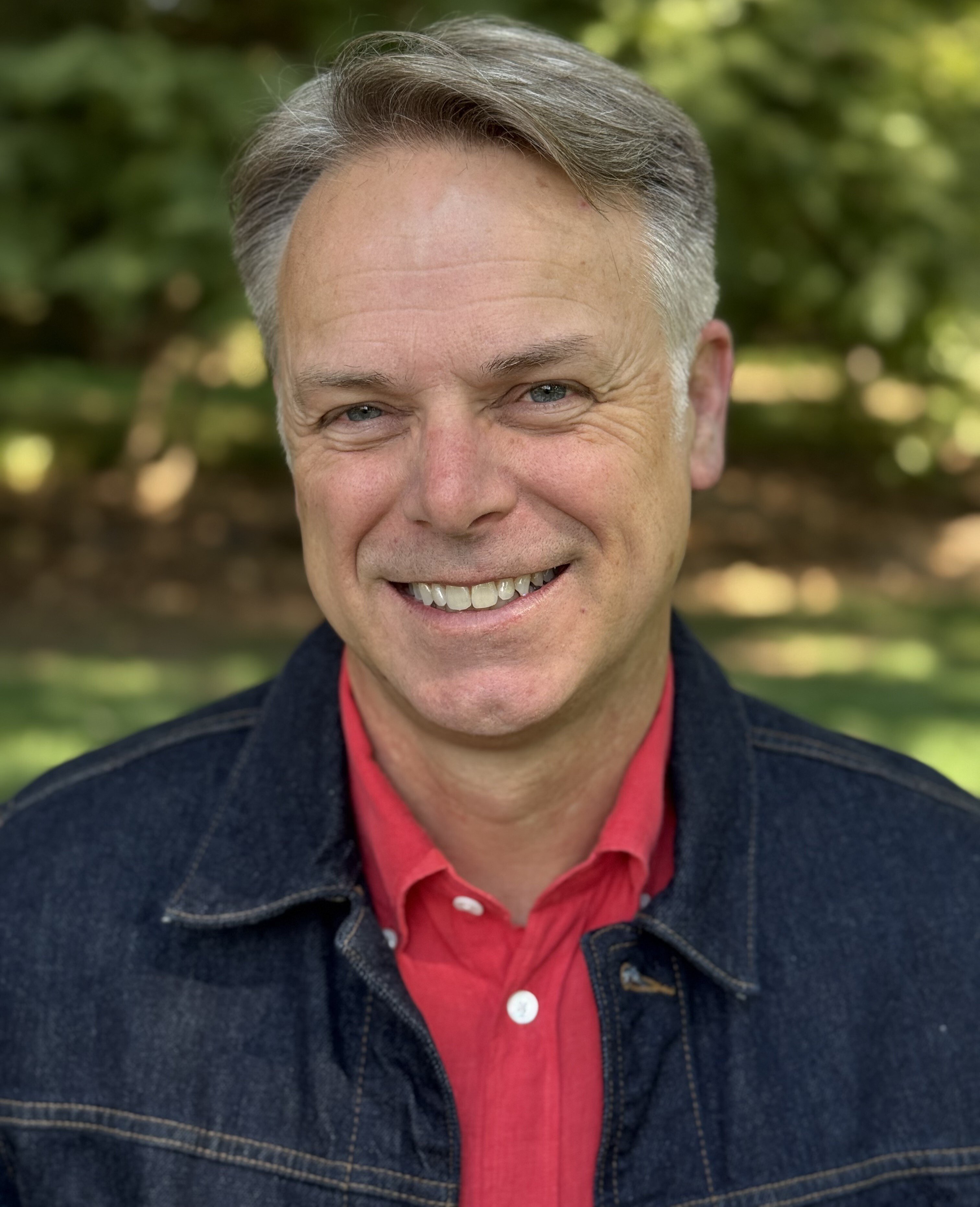 Andrew-Burchett-headshot-4x5